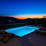 ヴィラ Beautifu Stone Krcina Vinišće