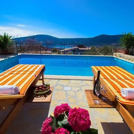 Beautifu Stone Krcina Villa Vinisce