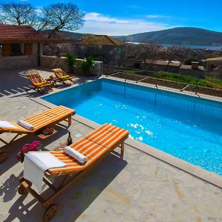 Beautifu Stone Krcina فيلة Vinišće